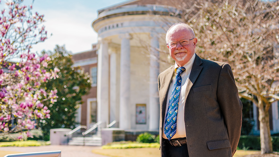 Featured Image for University Libraries Dean Michael Crumpton Retires